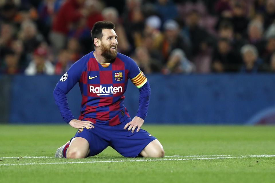 Sklamaný Lionel Messi po zápase so Slaviou Praha.