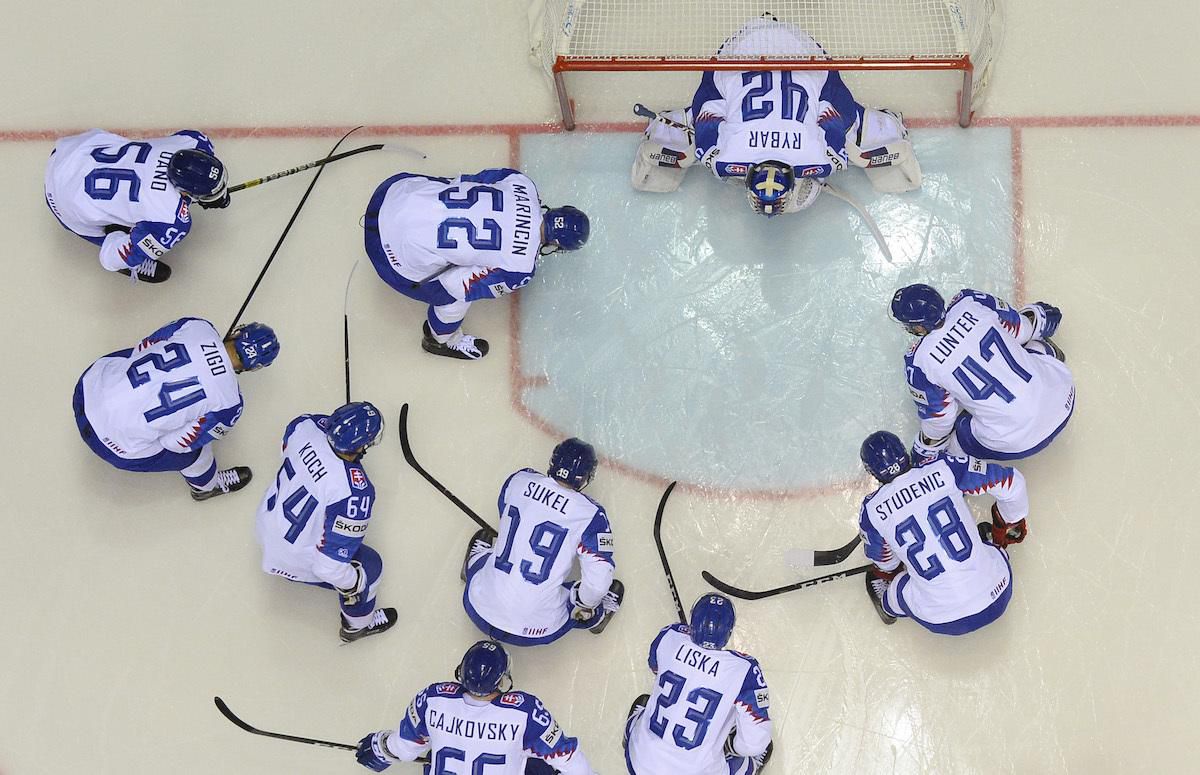 Slovenskí hokejisti pred zápasom na MS 2019.