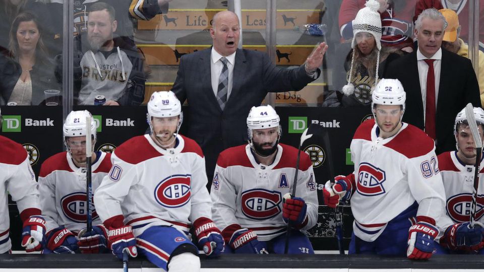 Tréner Claude Julien na lavičke Montrealu Canadiens.