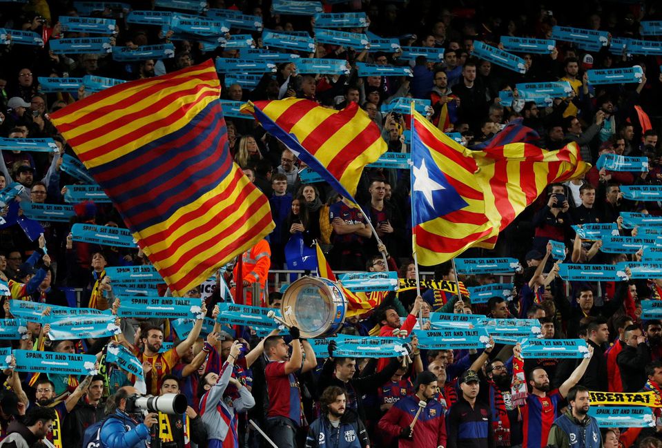 Protesty za nezávislosť Katalánska v počas a po zápase FC Barcelona - Real Madrid