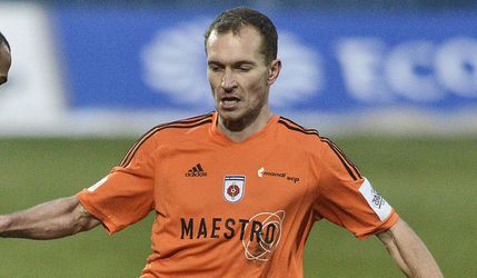 Stredopoliar Štefan Zošák ukončil profesionálnu kariéru - od sĺz k titulu či Lige majstrov