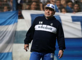 Diego Maradona po dvoch mesiacoch skončil ako tréner klubu Gimnasia La Plata