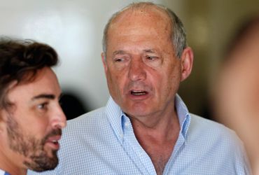 Bývalý riaditeľ McLarenu sa stará o zdravotníkov, zaplatí im milión jedál