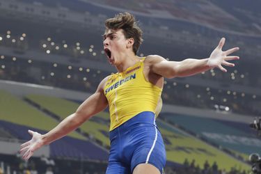 Švéd Armand Duplantis vytvoril halový svetový rekord v skoku o žrdi