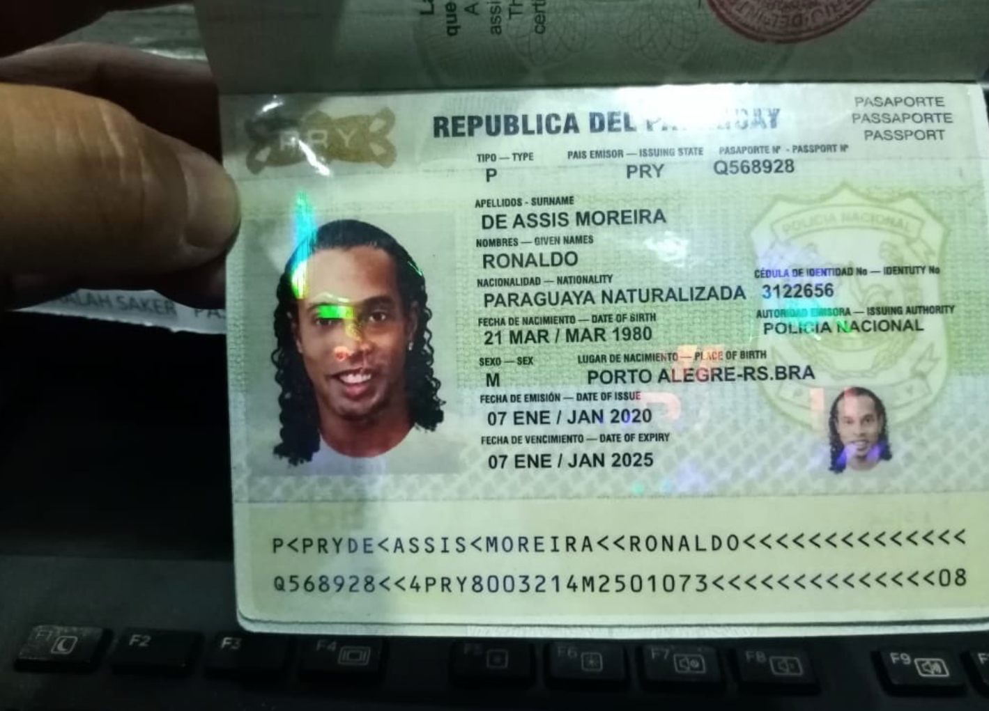 Falošný pas Ronaldinha.