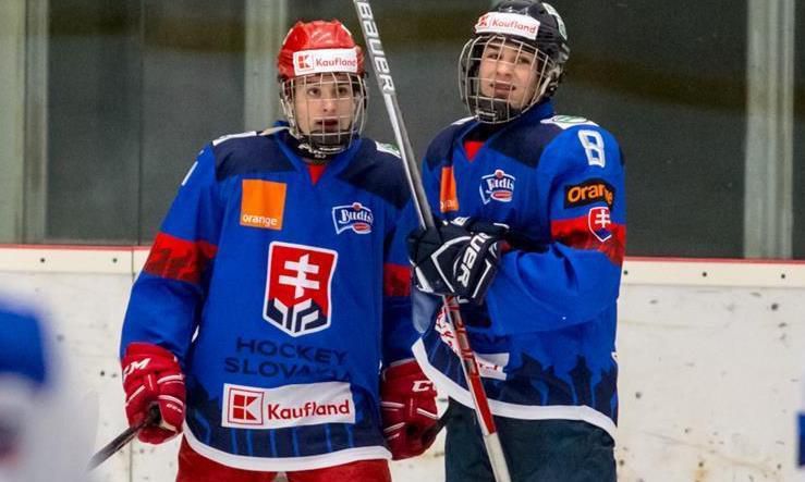 Mládežnícki hokejoví reprezentanti Slovenska.
