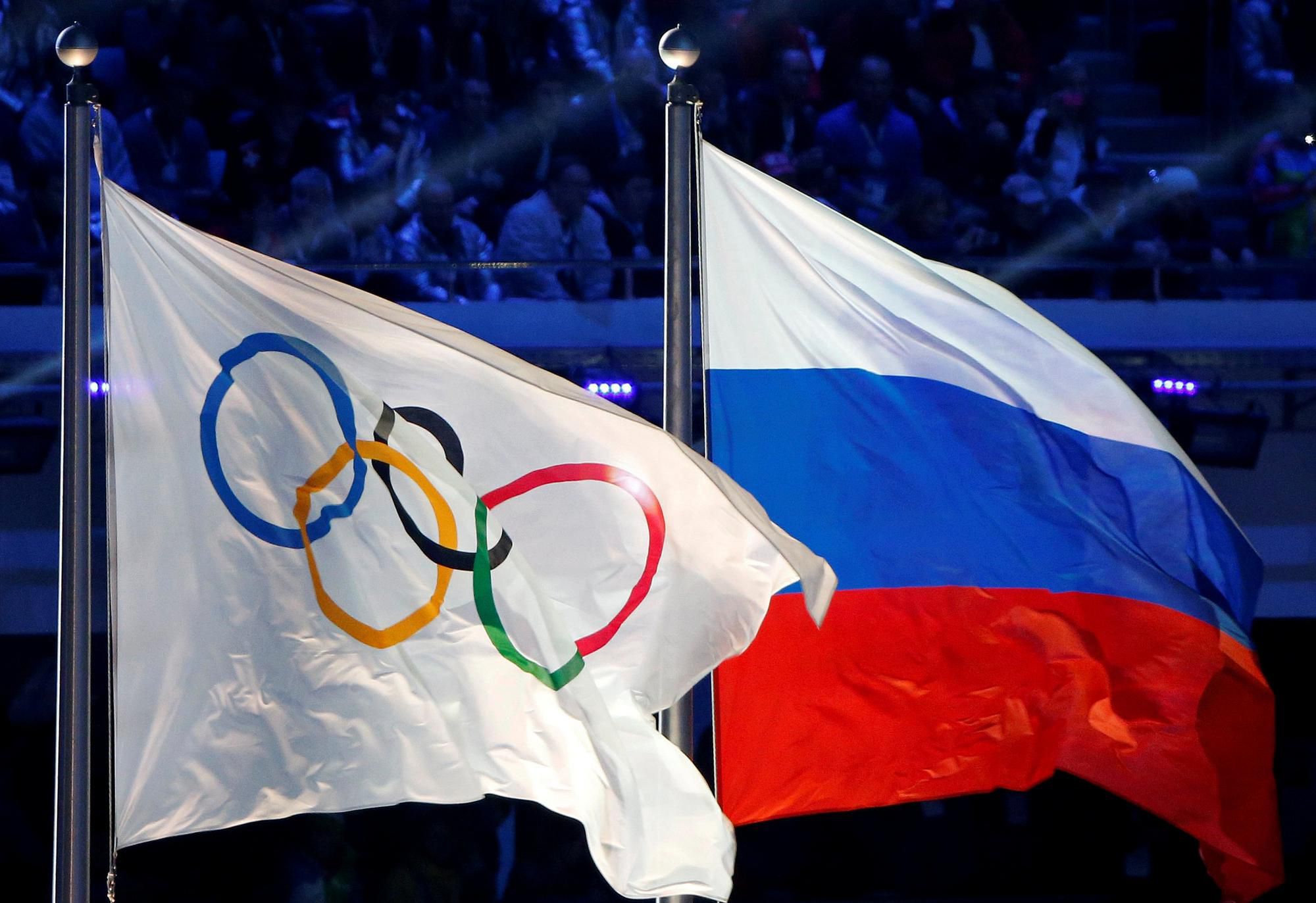 olympijská a ruská vlajka