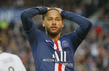 Francúzske kluby siahnu na platy hráčom i zamestnancom