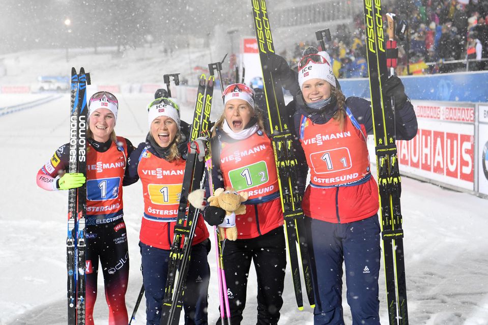 Nórske biatlonistky ovládli úvodnú štafetu vo švédskom Östersunde
