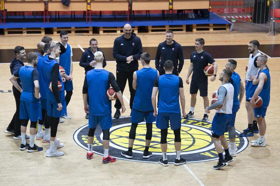 Slovenskí basketbaloví reprezentanti počas tréningu.