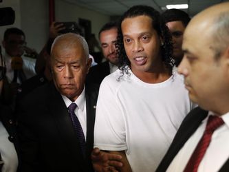 Ronaldinhov právnik odmieta vinu: Môj klient nevedel, že má falošný pas
