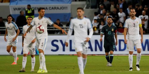 V atraktívnom prípravnom zápase Uruguaj remizoval s Argentínou