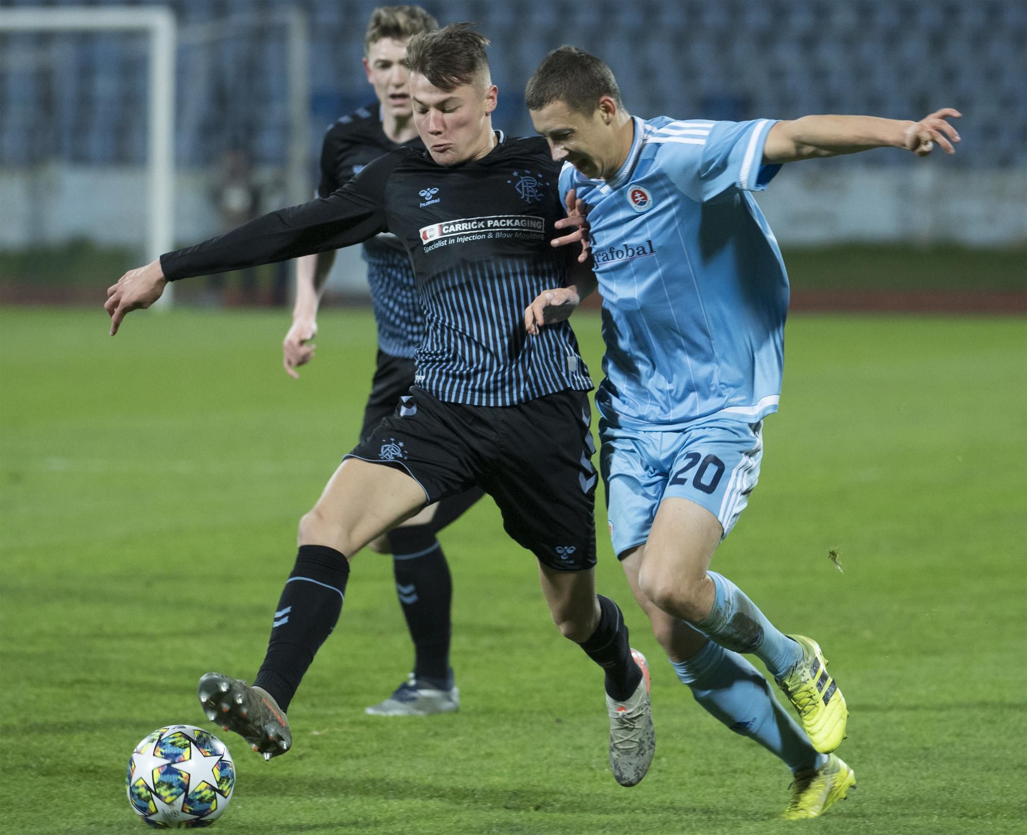 Filip Lichý (Slovan) v odvete 2. kola nemajstrovskej vetvy UEFA Youth League.