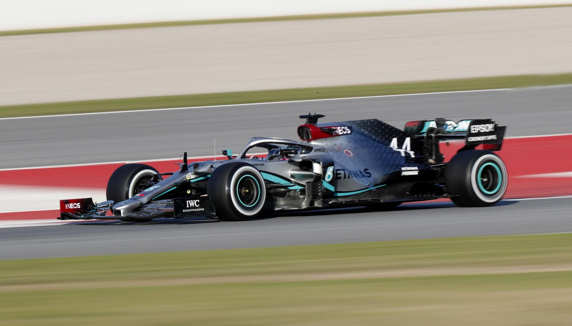 Lewis Hamilton počas predsezónnych testov.