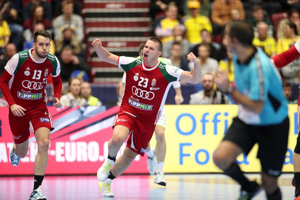Maďarskí hádzanár Dominik Mahte sa raduje z gólu v zápase proti Slovinsku