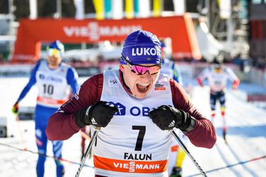 Svetový pohár: Alexander Boľšunov triumfoval v skiatlone pred štvoricou Nórov