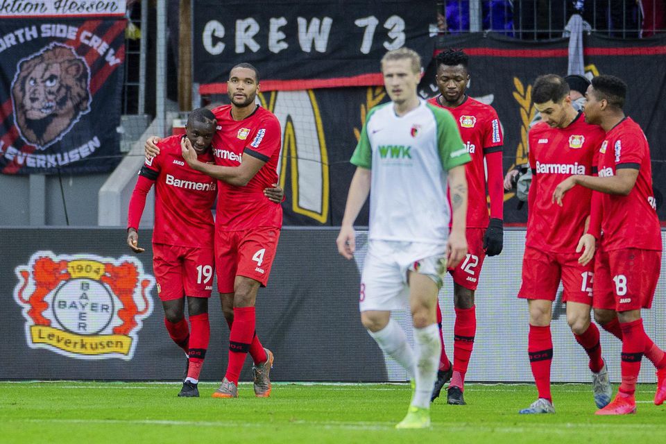 Hráči Bayeru Leverkusen sa radujú zo streleného gólu