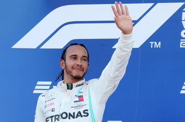 Lewis Hamilton nevylúčil možný odchod do Ferrari