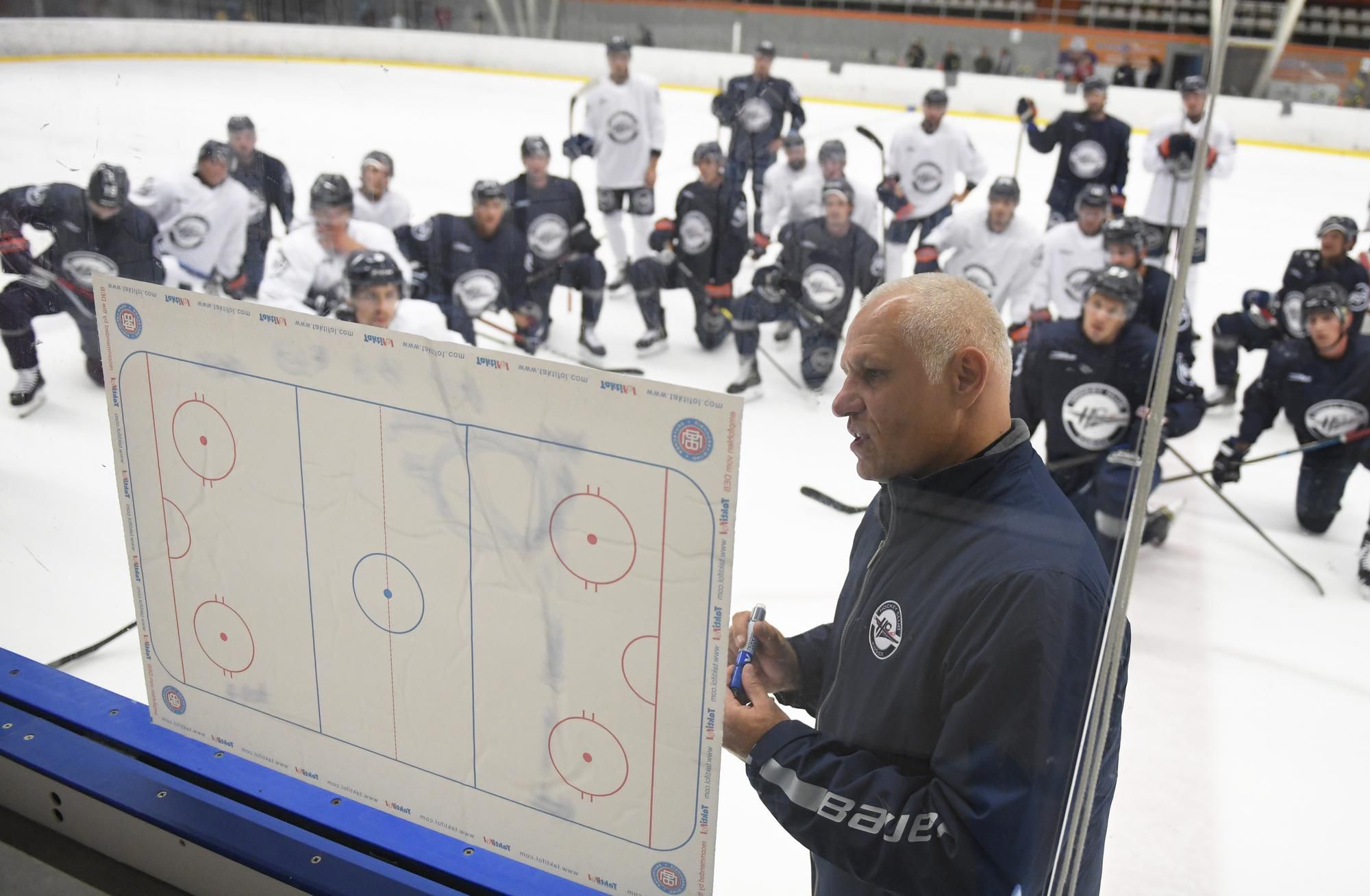 Príprava hokejistov HC Košice s trénerom Petrom Draisaitlom.