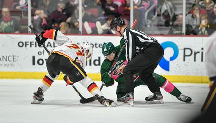 AHL: Adam Ružička ukončil osemzápasový bodový pôst
