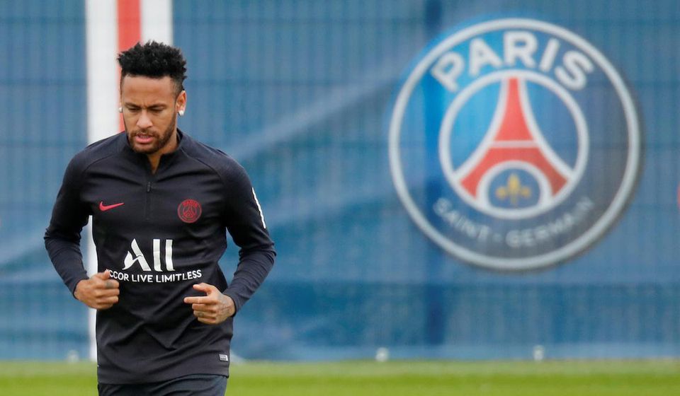 Neymar na tréningu Paríž St. Germain.