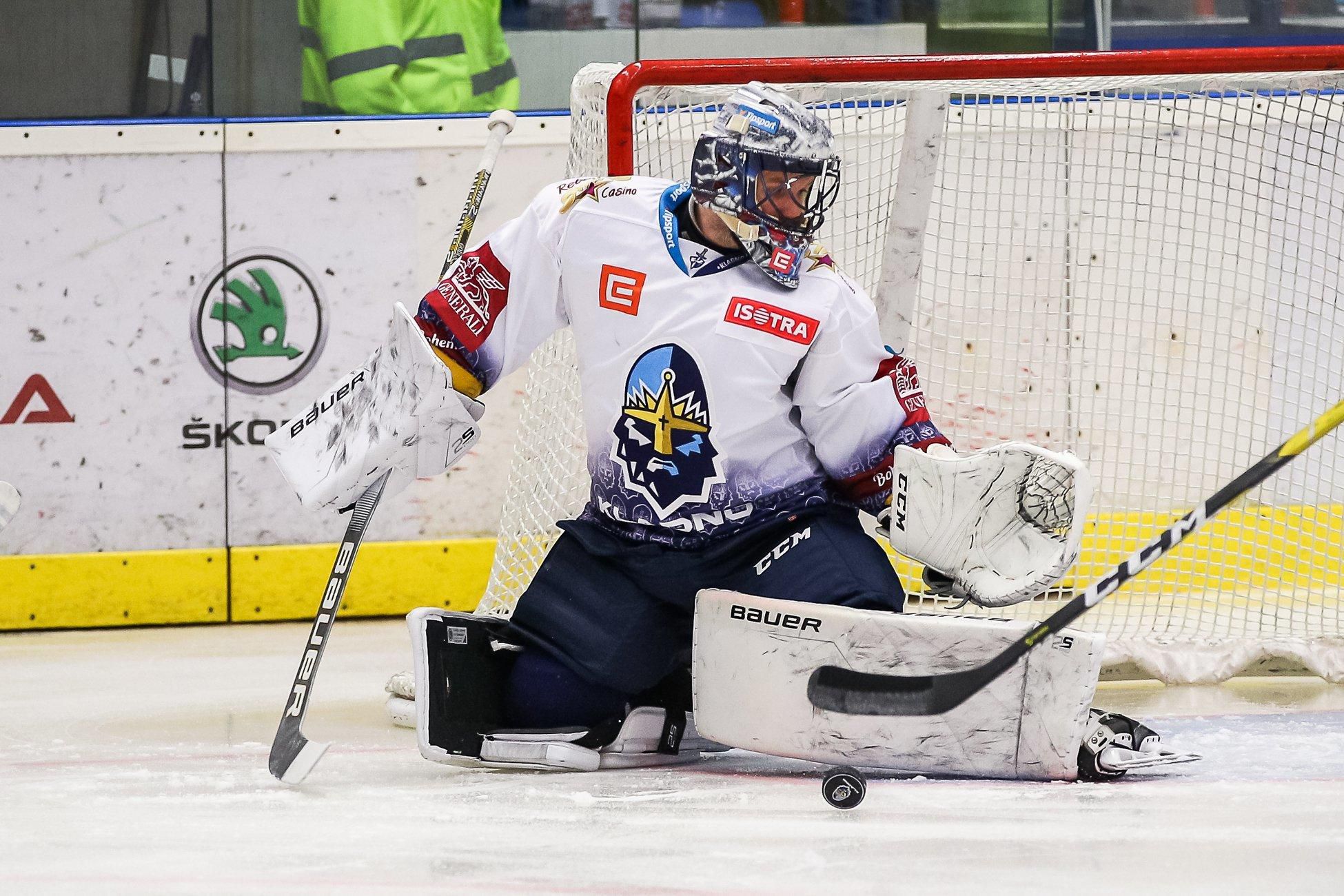 Slovenský brankár Denis Godla v drese Kladna.