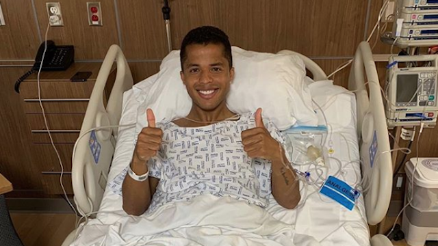 Giovanni Dos Santos na nemocničnom lôžku.