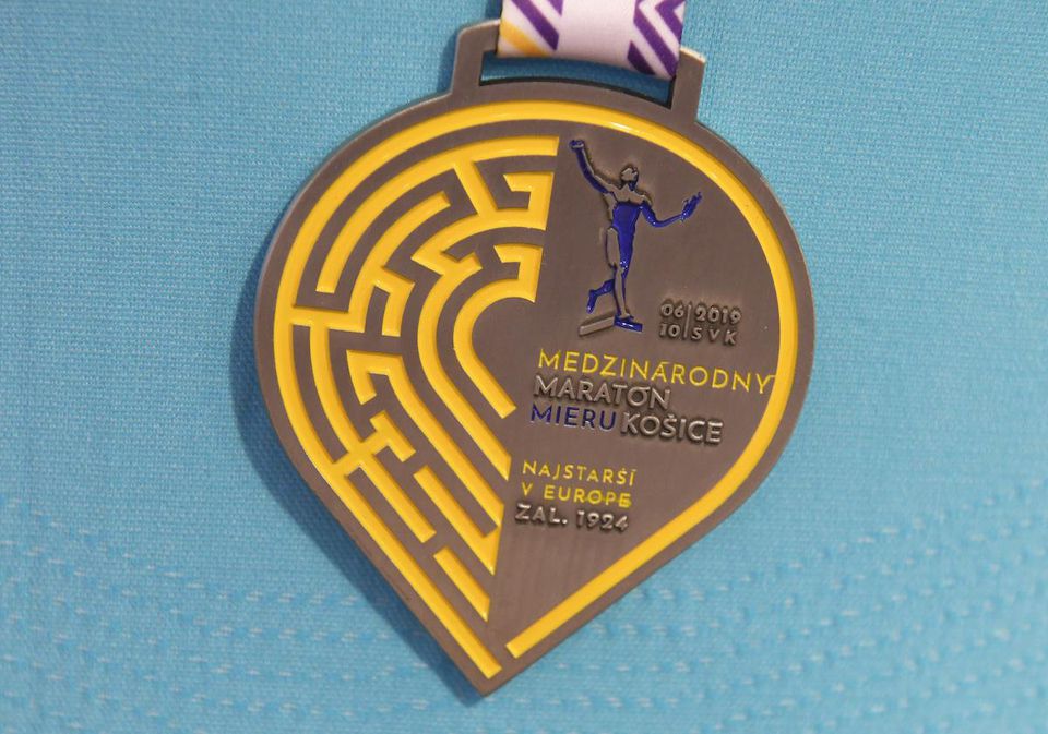 Medaila k 96. ročníku Medzinárodného maratónu mieru.