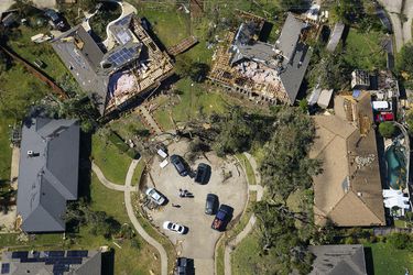 Ničivé tornádo v Dallase zdemolovalo domy dvom hráčom „hviezd”
