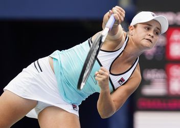 WTA Peking: Bartyová si vo finále turnaja zahrá proti Osakovej