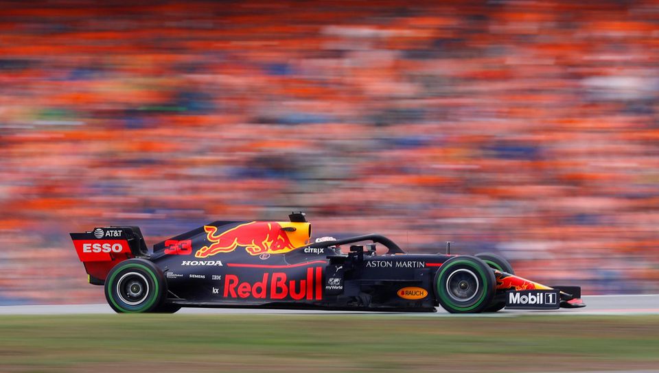 Max Verstappen v monoposte Red Bullu.