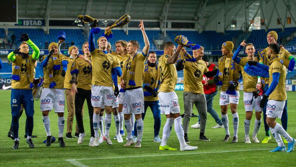 Radosť hráčov Molde FK po výhre titulu.