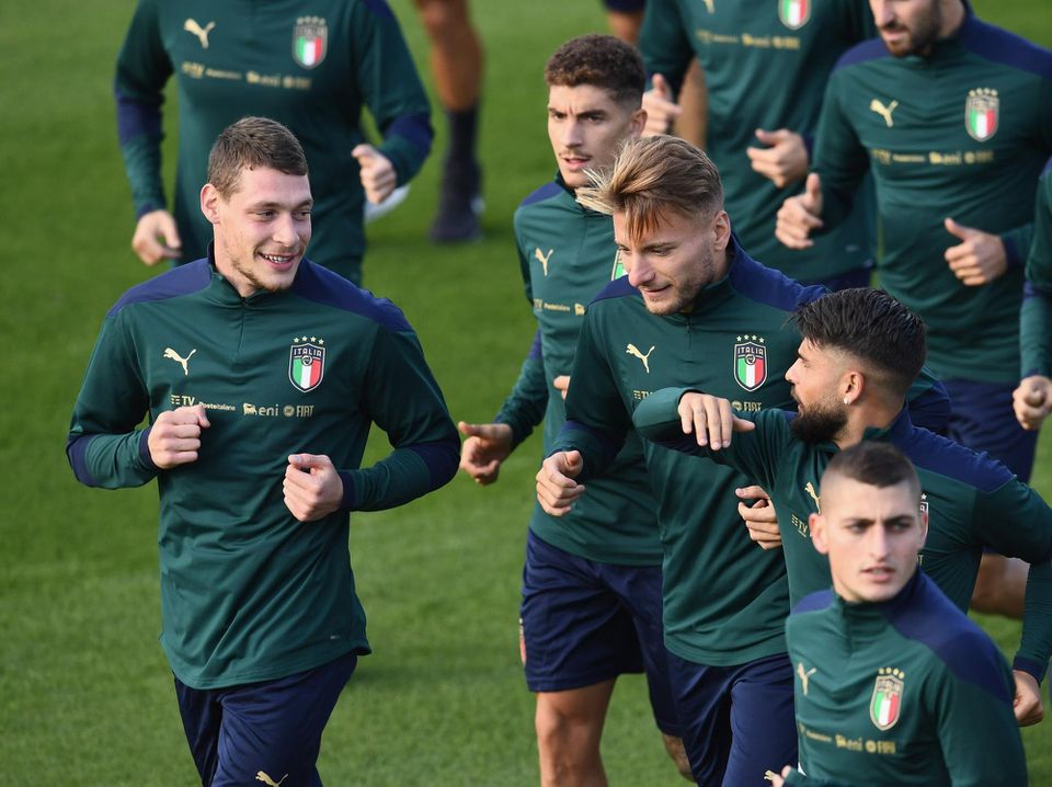 Talianski futbalisti počas tréningu.