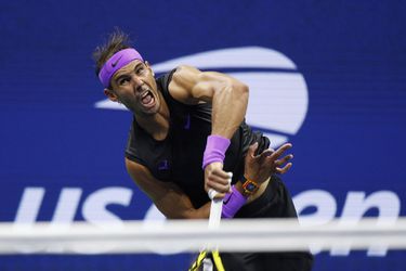 Rafael Nadal opäť predviedol svoje majstrovstvo. Perfektným kúskom zdvihol divákov zo sedačiek