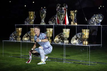 Majster sveta a víťaz Ligy majstrov Bastian Schweinsteiger ukončil kariéru