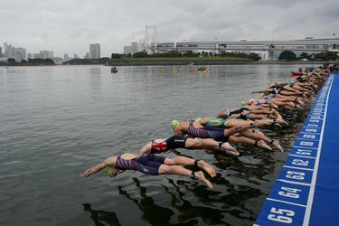 Triatlon: Testovacie preteky žien v Tokiu skrátili pre vysoké horúčavy, Gajdošová na 45. mieste