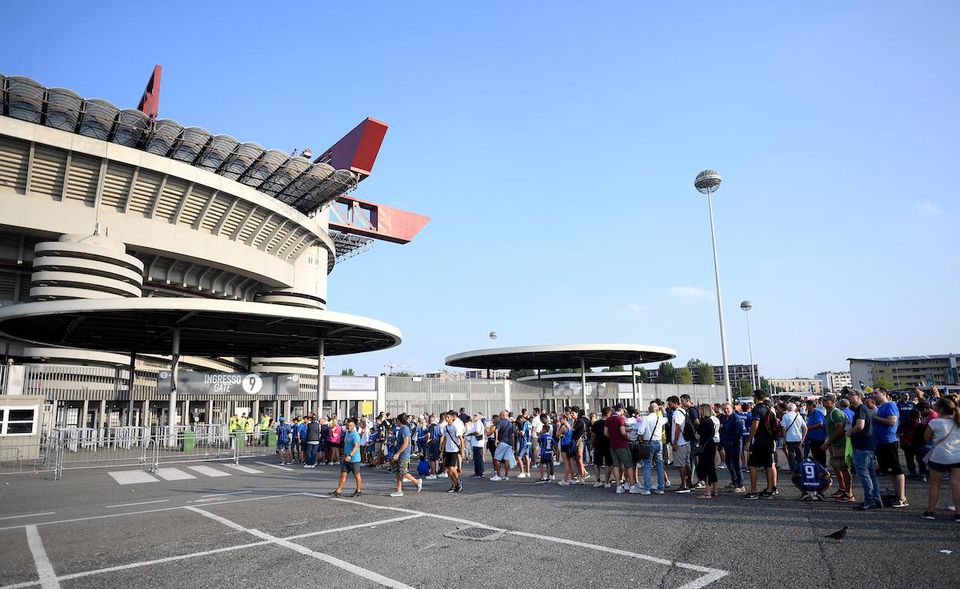 Fanúšikovia Interu Miláno pred San Sirom.