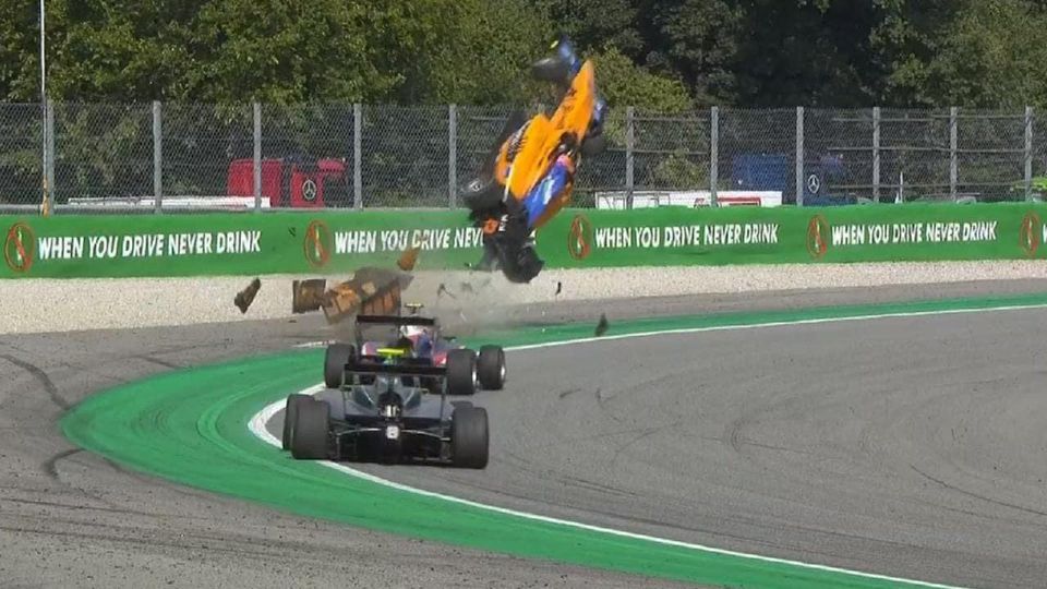 Havária Alexa Peroniho vo Formule 3