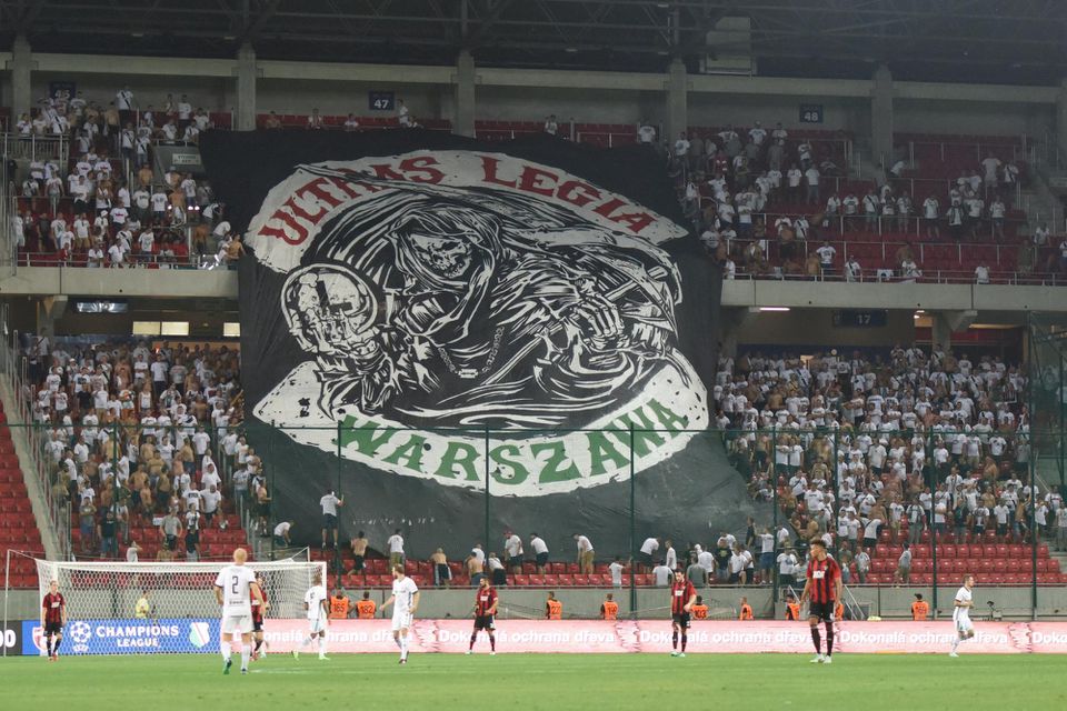 Fanúšikovia Legie Varšava počas odvetného zápasu 2. predkola Ligy majstrov medzi FC Spartak Trnava a Legia Varšava.
