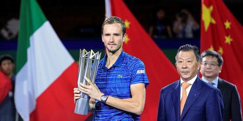 ATP Šanghaj: Medvedev zdolal vo finále Zvereva