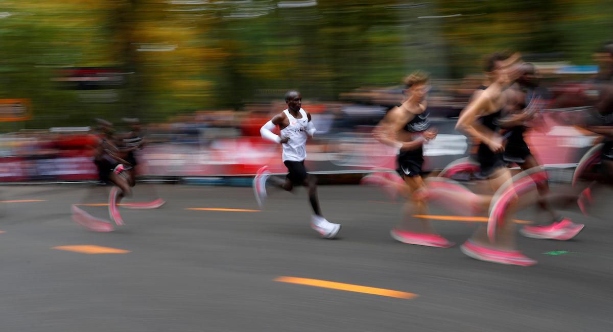 Eliud Kipchoge a spol. (INEOS 1:59 Challenge)