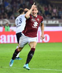 Belotti z FC Turín zostrelil AC Miláno netradičnými nožničkami