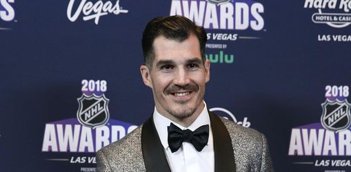 Veterán Brian Boyle sa na rok upísal Floride