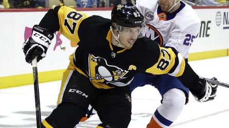 Kapitán Pittsburghu Sidney Crosby sa v príprave zranil