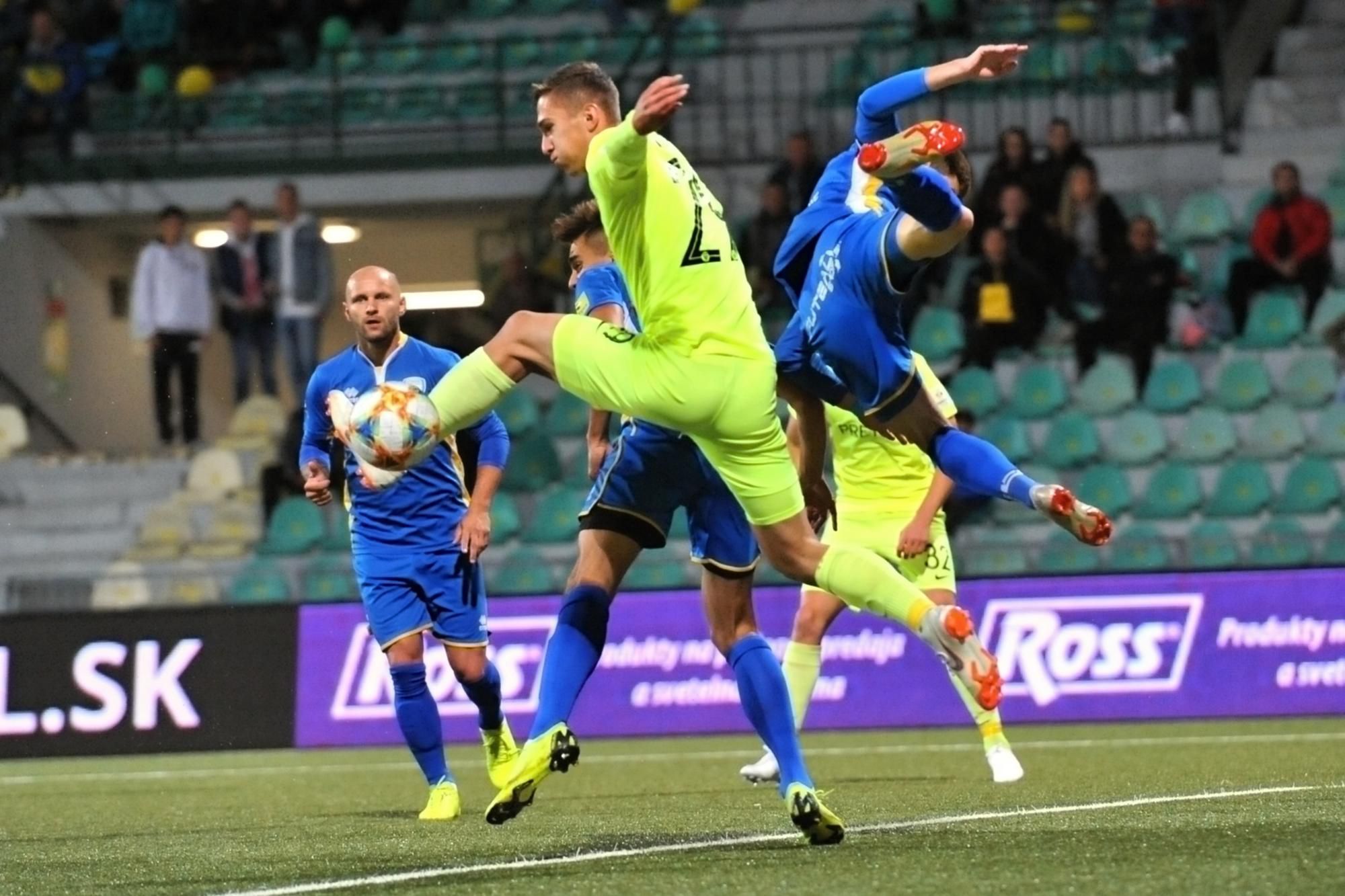 Dávid Ďuriš (Žilina) v zápase 9. kola Fortuna ligy vo futbale MŠK Žilina - FK Pohronie.