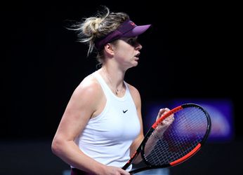 WTA Finals: Svitolinová úspešne vykročila za obhajobou titulu, víťazne aj Halepová