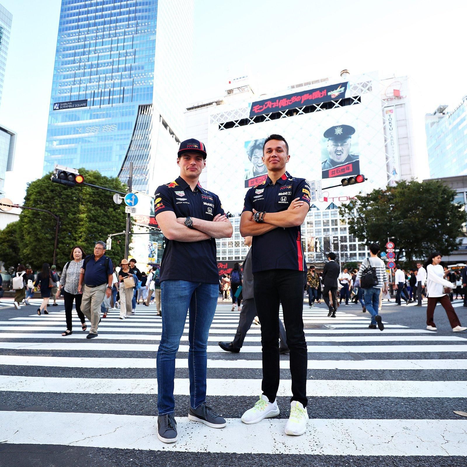 Max Verstappen s tímovým kolegom v Japonsku.