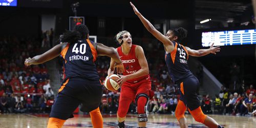 WNBA: Washington aj s Toliverovou sa doma ujal vedenia vo finále play-off