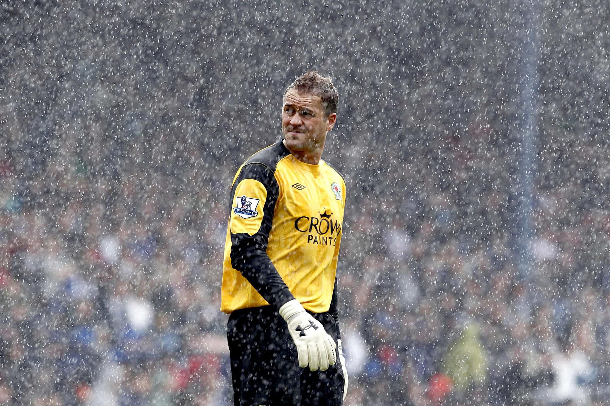 Brankár Paul Robinson v drese Blackburn Rovers v roku 2010.