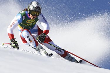 Wendy Holdenerová má zlomený lakeť, v prvom slalome sezóny by však chýbať nemala